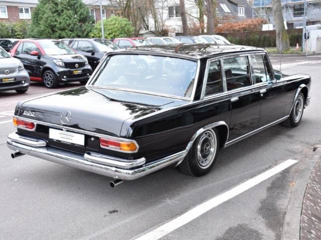 Mercedes-Benz 600
