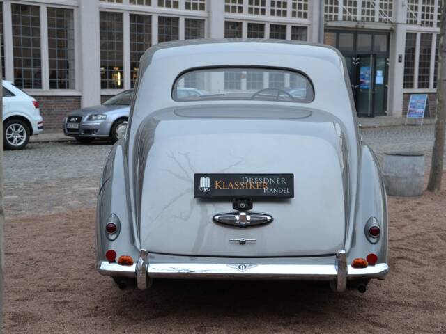 Bentley R-Type