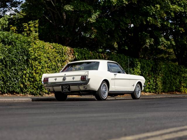 Ford Mustang 200