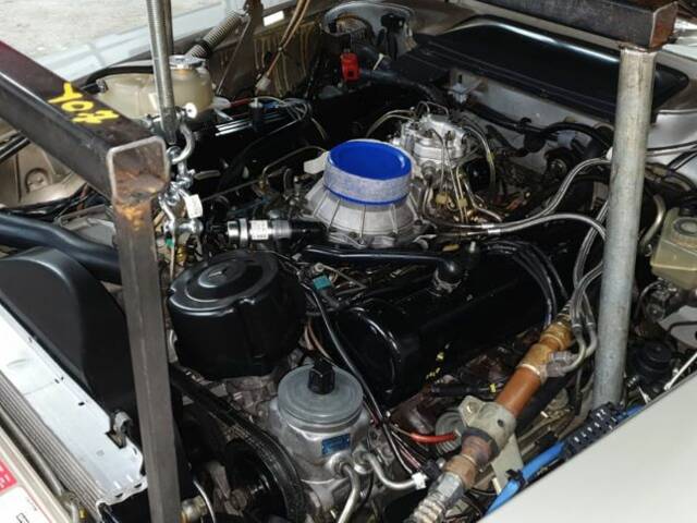 Mercedes-Benz 560 SL