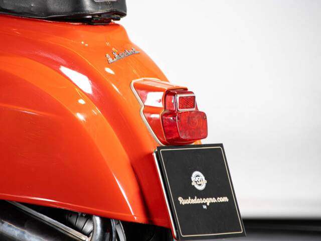 Piaggio Vespa 90