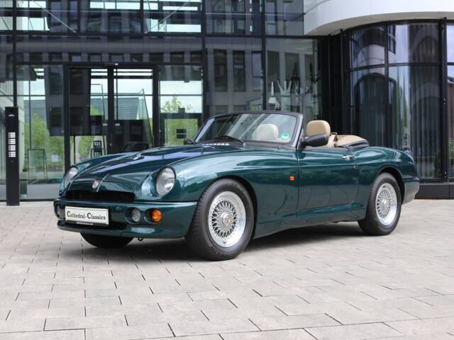 MG RV8