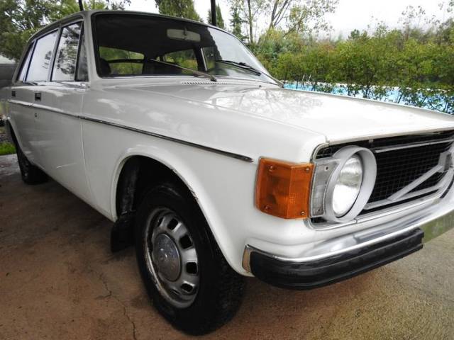 Image 1/8 of Volvo P 144 (1972)
