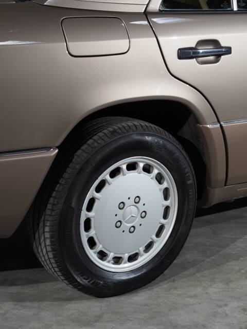 Mercedes-Benz 300 E 4-Matic