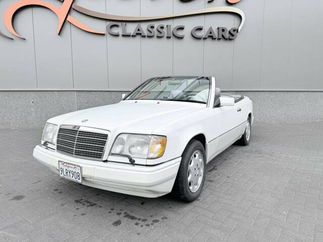 Mercedes-Benz E 320