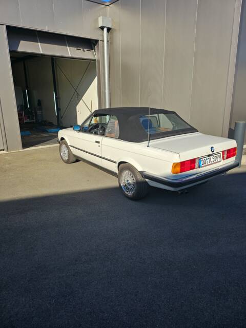 Bild 1/67 von BMW 320i (1990)