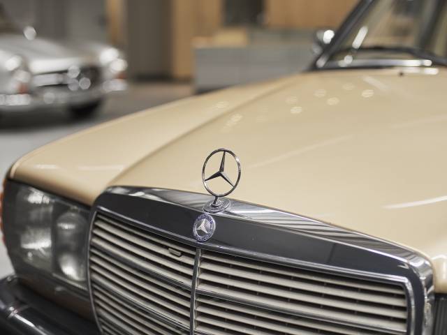 Mercedes-Benz 280 E