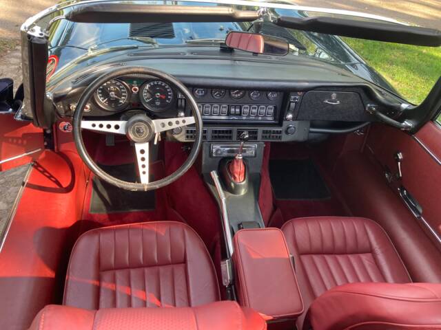 Jaguar E-Type V12