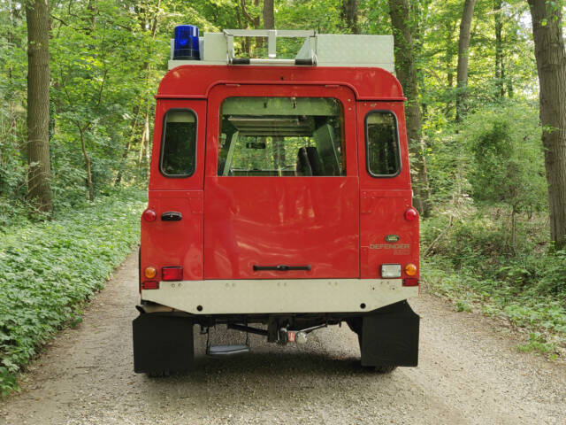 Land Rover Defender 110