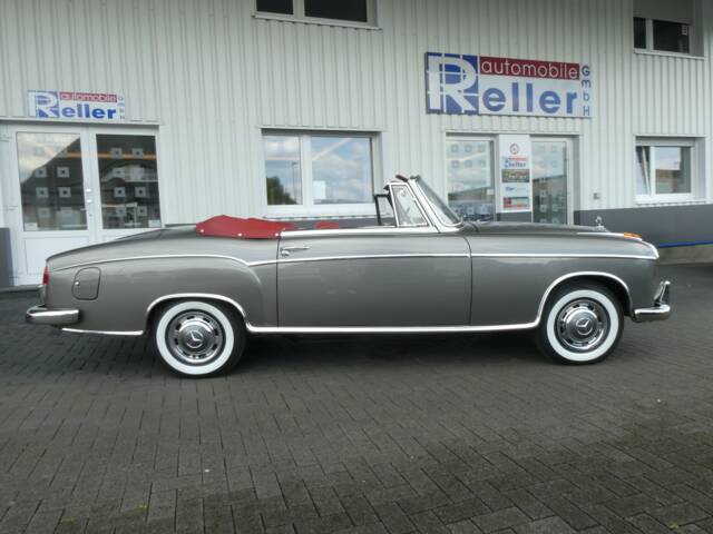 Mercedes-Benz 220 SE Cabriolet
