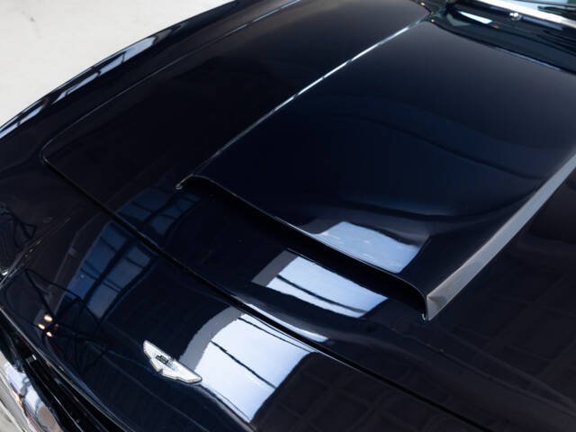 Aston Martin DBS V8