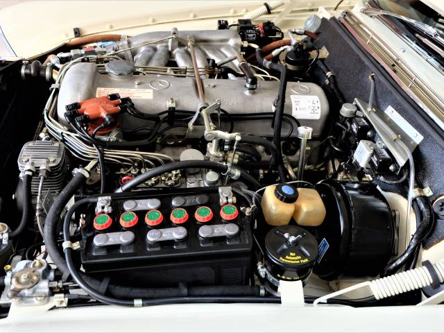 Mercedes-Benz 300 SE