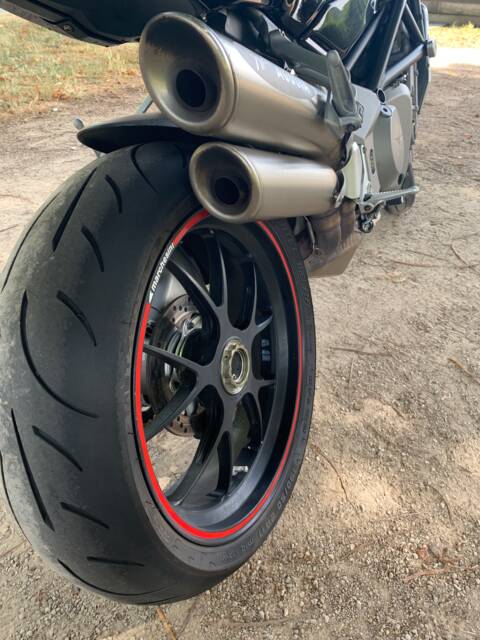 MV Agusta Brutale 910 R