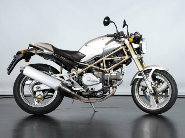 Ducati Monster 750
