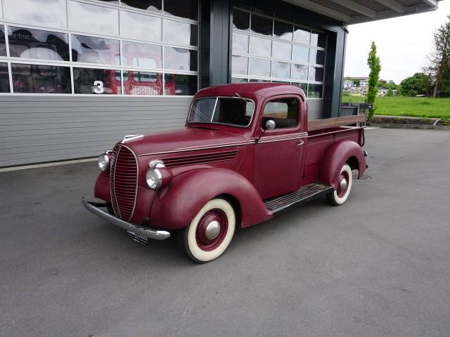 Image 1/31 of Ford Model 8 Pick-Up (1939)
