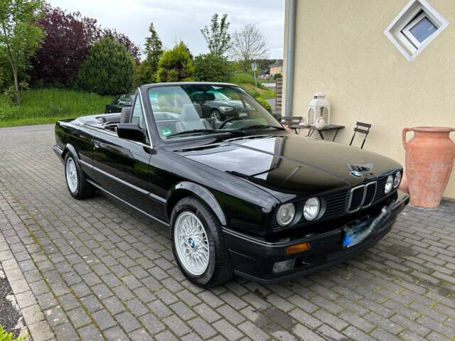Image 1/40 of BMW 320i (1992)