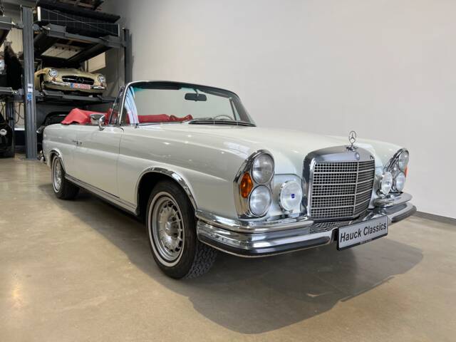 Mercedes-Benz 280 SE