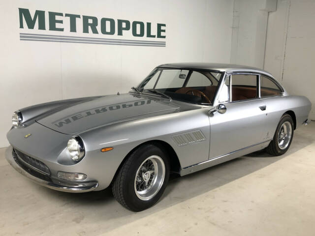 Image 1/31 of Ferrari 330 GT (1965)