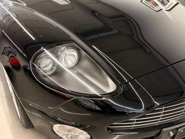 Aston Martin V12 Vanquish S Ultimate Edition