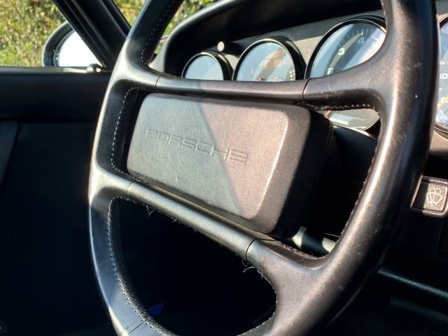 Porsche 911 Carrera 4