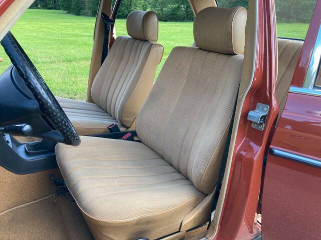 Mercedes-Benz 240 D