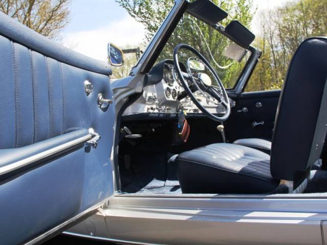 Mercedes-Benz 190 SL - MERCEDES BENZ 190 SL, Foto: (C) Nina Kaimer, Classic & Race Cars Peter Schleifer & Co