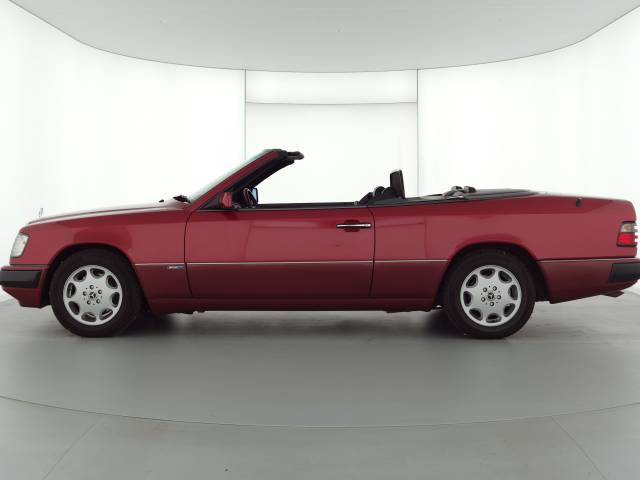 Mercedes-Benz 300 CE-24