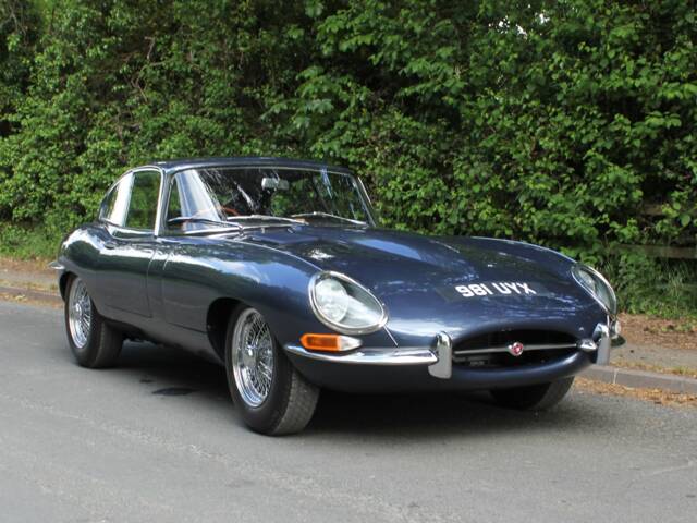 Image 1/16 of Jaguar E-Type 3.8 (1962)