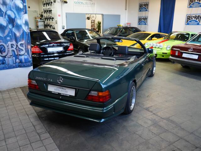 Mercedes-Benz 300 CE-24