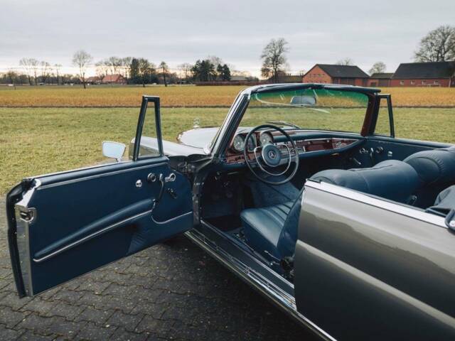 Mercedes-Benz 250 SE