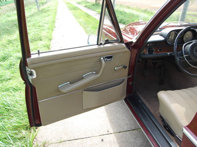 Mercedes-Benz 280 SE