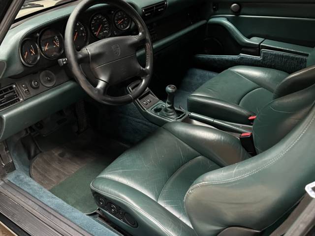 Porsche 911 Carrera 4