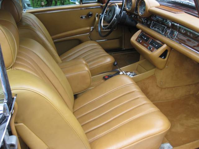 Mercedes-Benz 280 SE