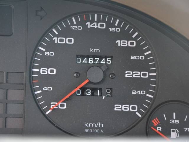 Audi 90 - 2.3E - 90