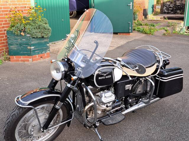 Moto Guzzi V7 California 850