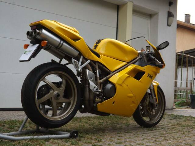 Ducati 748 Biposto