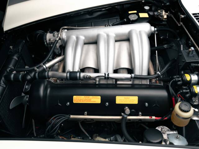 Mercedes-Benz 300 SL Roadster