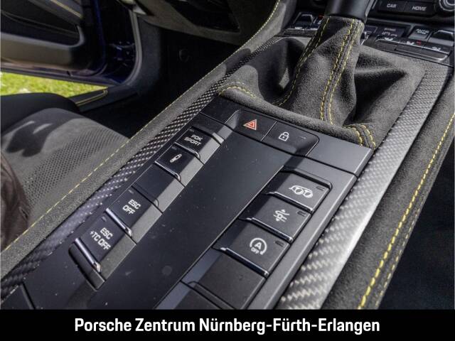 Porsche 718 Cayman GT4 RS Weissach