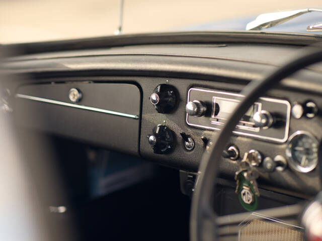 MG MGC GT