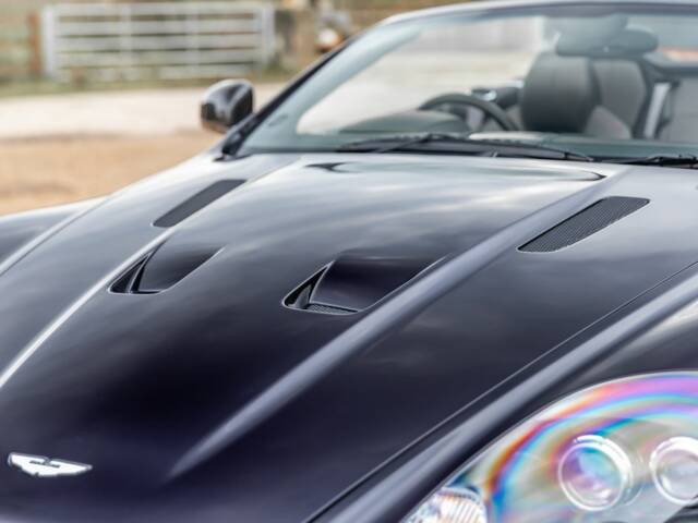 Aston Martin DBS Volante