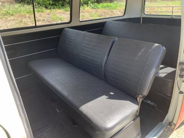 Volkswagen T2b minibus
