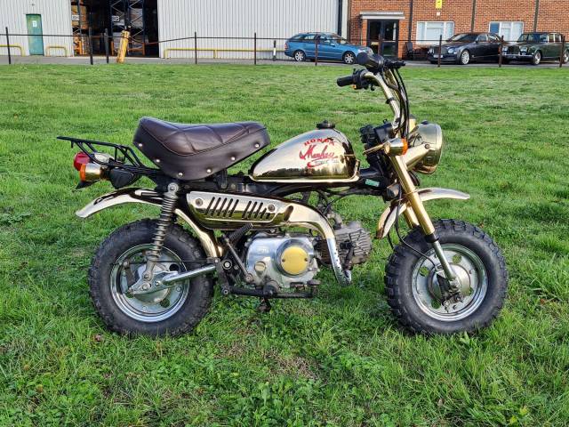 Image 1/12 de Honda DUMMY (1984)