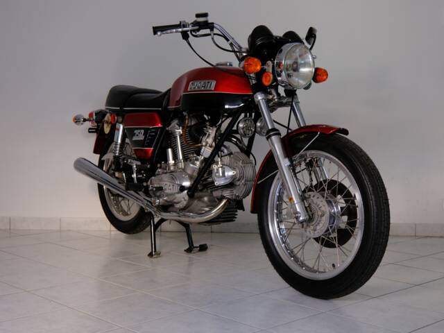 Ducati 750 GT