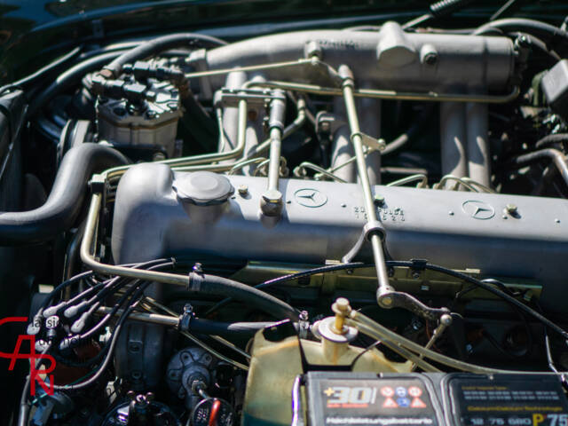 Mercedes-Benz 220 SE b
