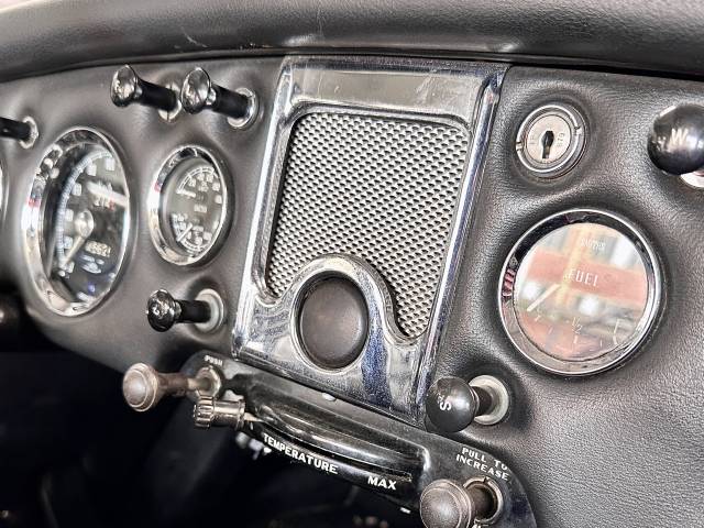MG MGA 1600
