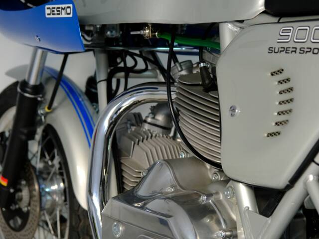 Ducati 900 SS