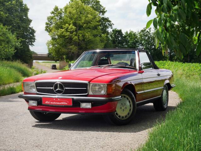 Imagen 1/27 de Mercedes-Benz 560 SL (1986)