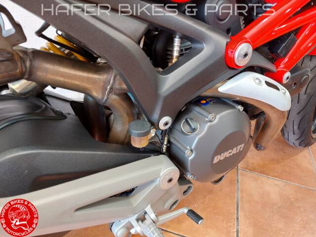 Ducati Monster 696 Plus