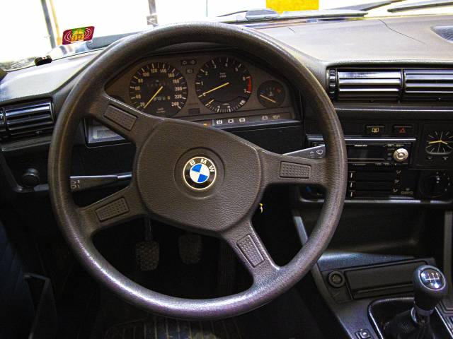BMW 318i