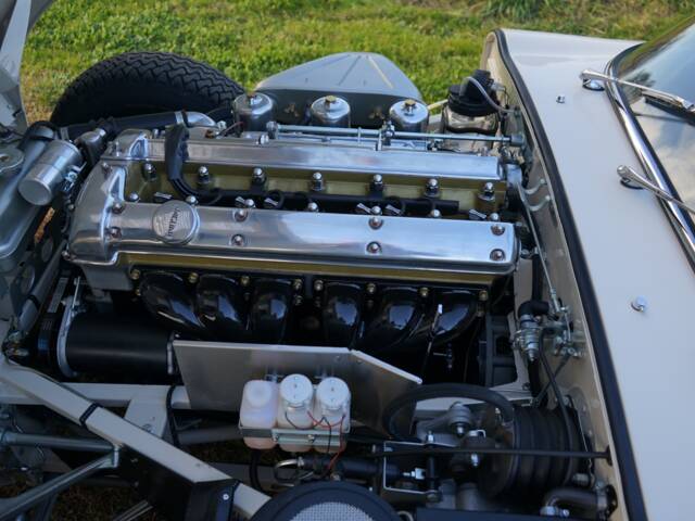 Jaguar E-Type 3.8